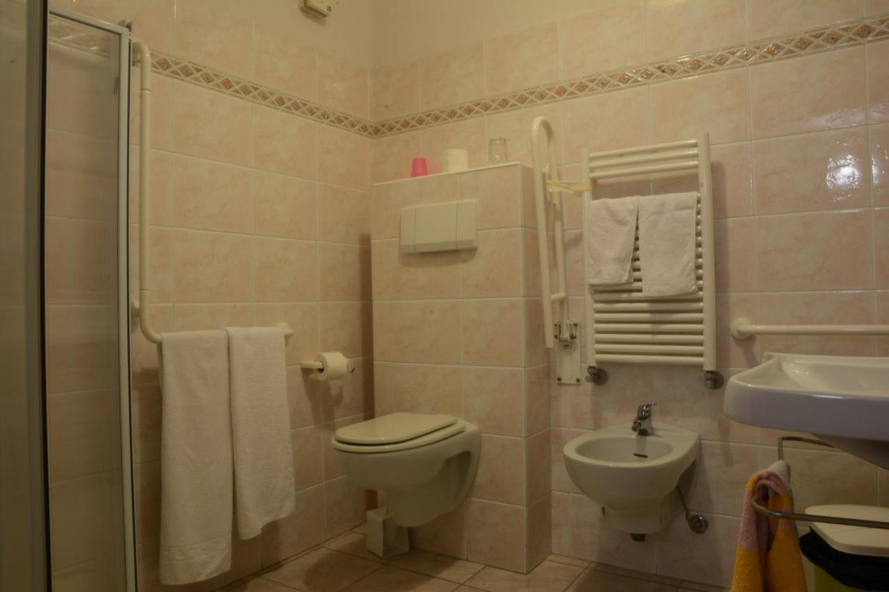 Hotel Pezzoli1938 그레산 외부 사진